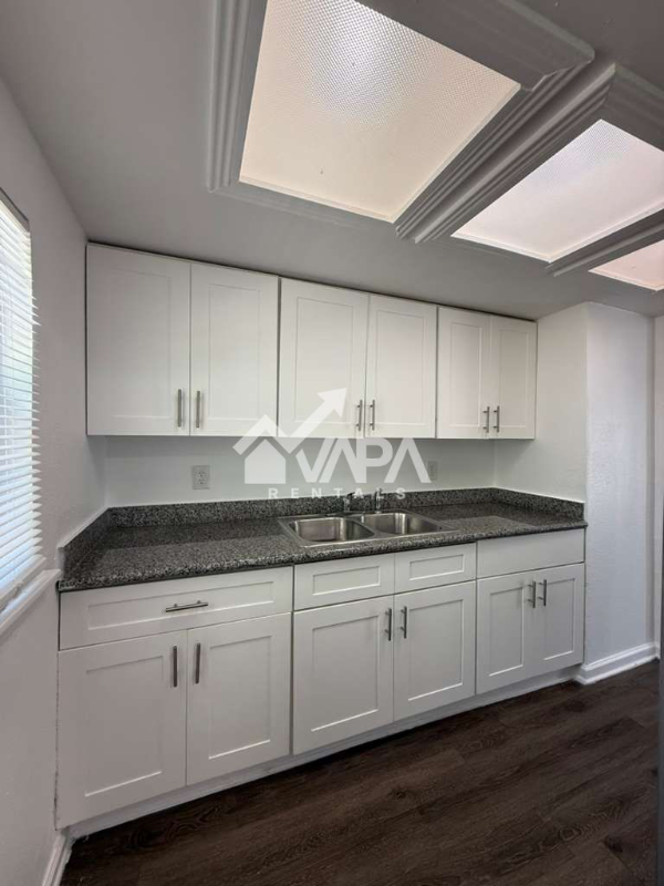 7119 Westlyn Dr - Photo 6 of 19