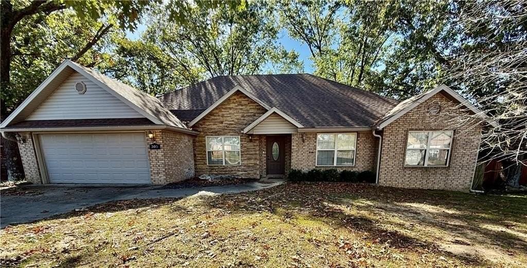 305 Meadows Ct - Photo 2 of 46