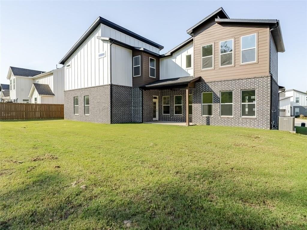 1317 Bunker Dr - Photo 3 of 22