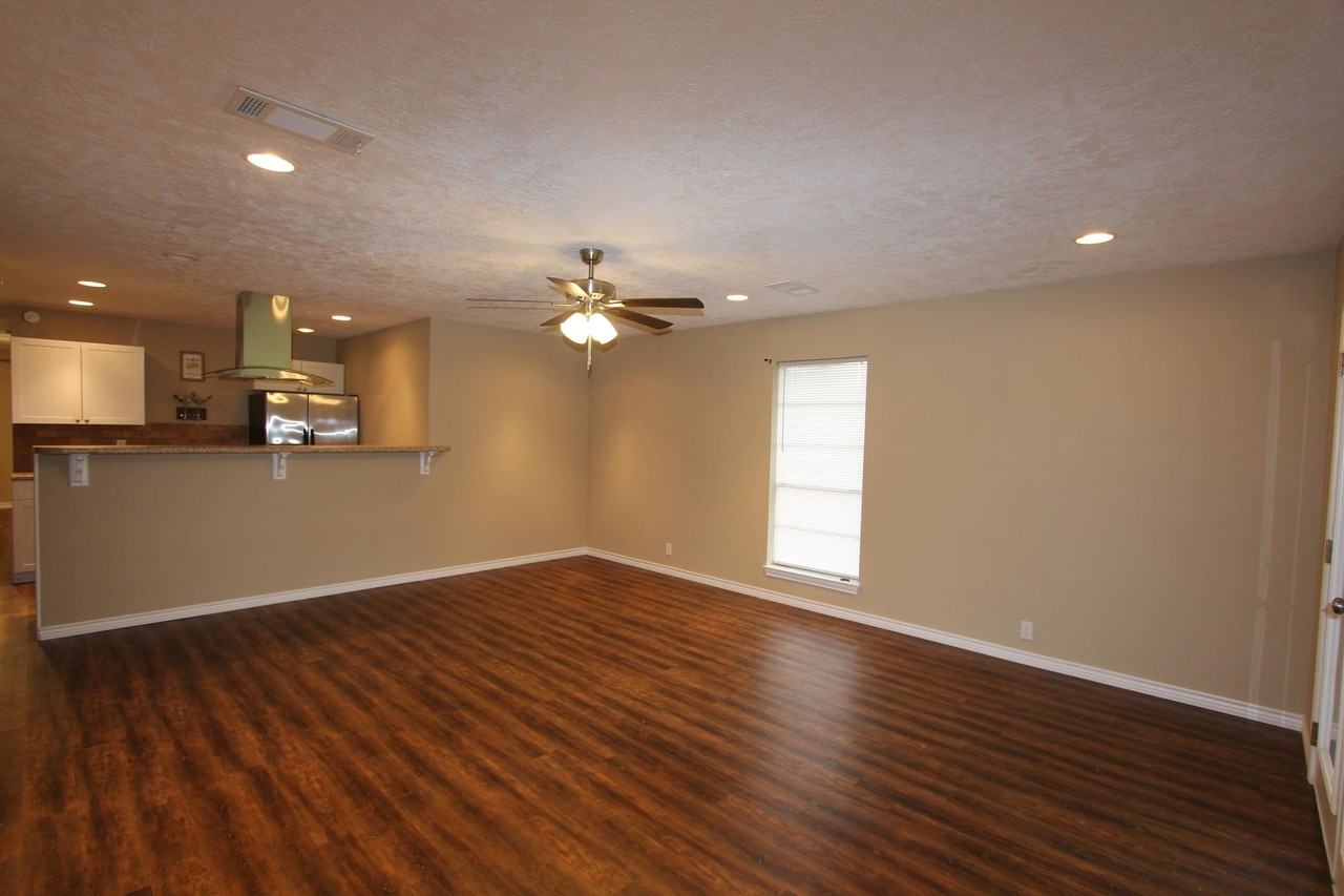 4062 Fm 92 - Photo 3 of 23