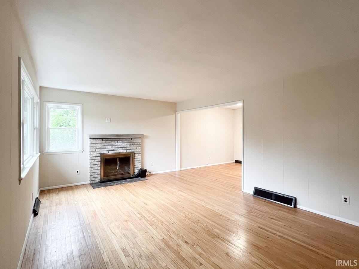 2519 East 7th Street - Photo 3 of 37