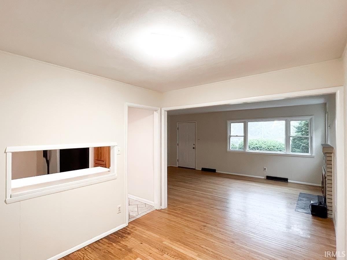 2519 East 7th Street - Photo 7 of 37