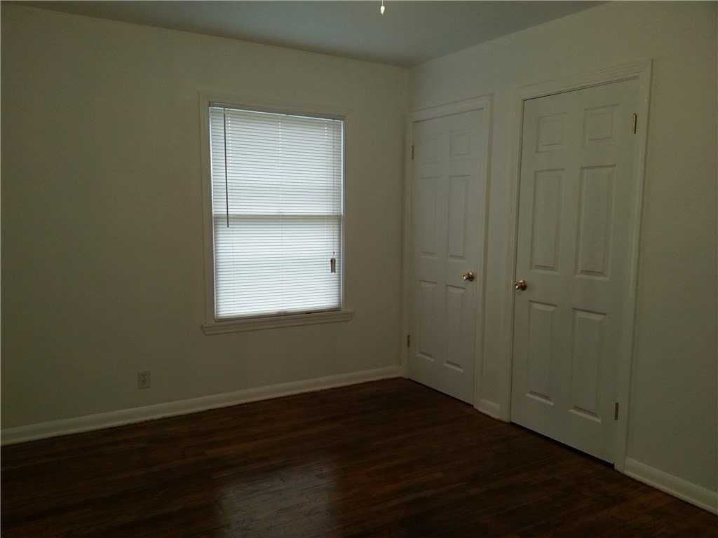 605 Lansdown Dr - Photo 5 of 6