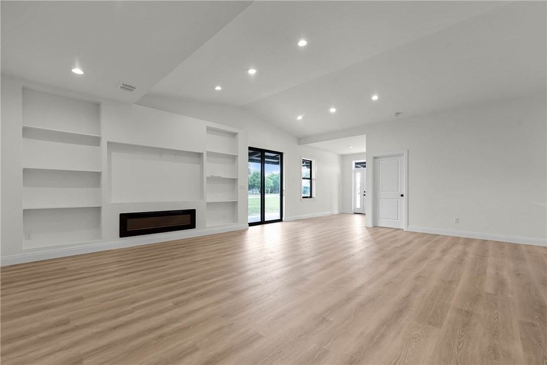 1210 W Dallas Ave - Photo 3 of 21