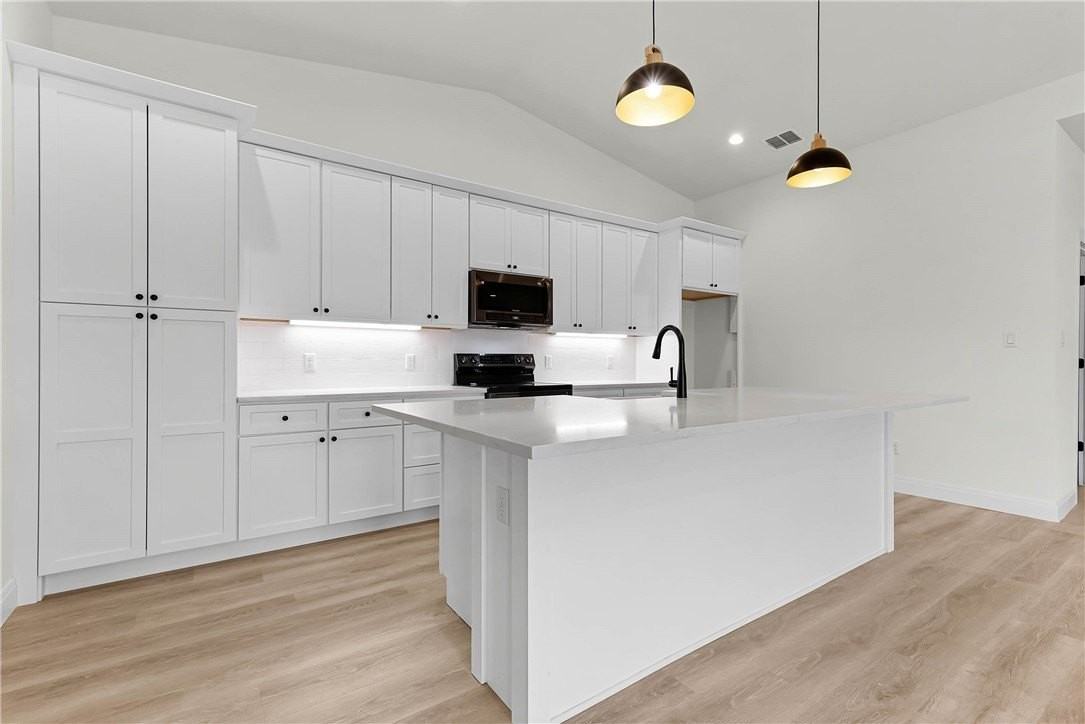 1210 W Dallas Ave - Photo 6 of 21