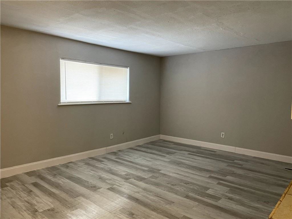 3920 Brushwood Lane - Photo 5 of 8