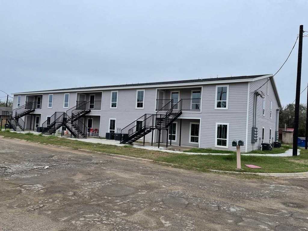 405 W Santa Clara St - Photo 2 of 11