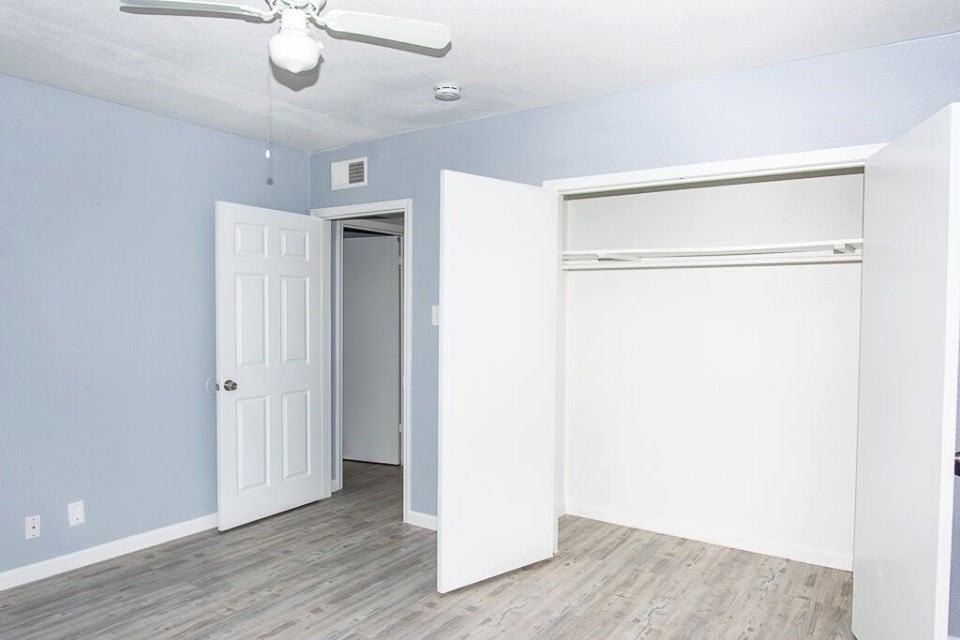 5826 S Alameda St - Photo 6 of 13