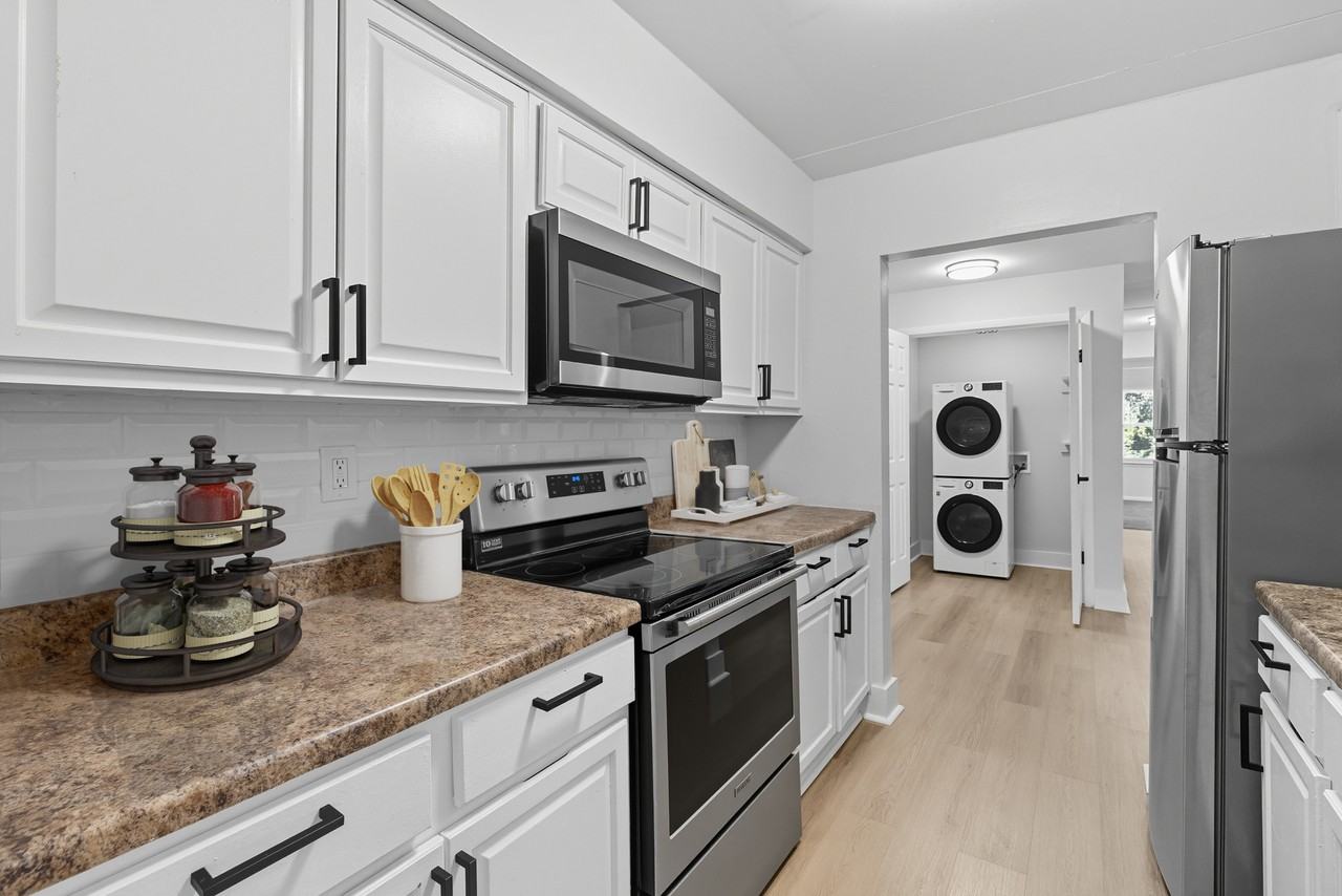 Lighthouse Hill Apartments - Photo 4 of 20