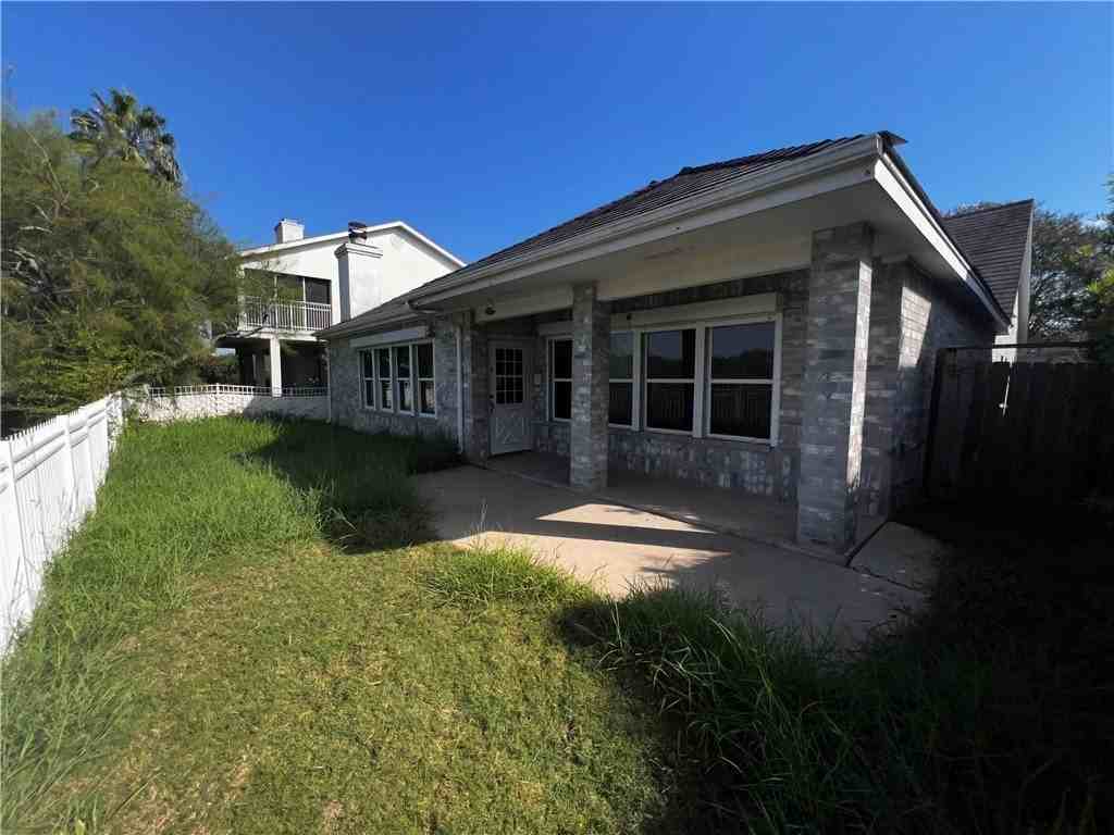 6303 Oso Parkway - Photo 3 of 25