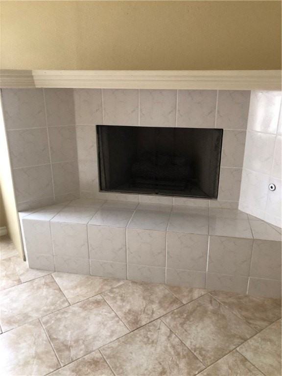 6303 Oso Parkway - Photo 5 of 25