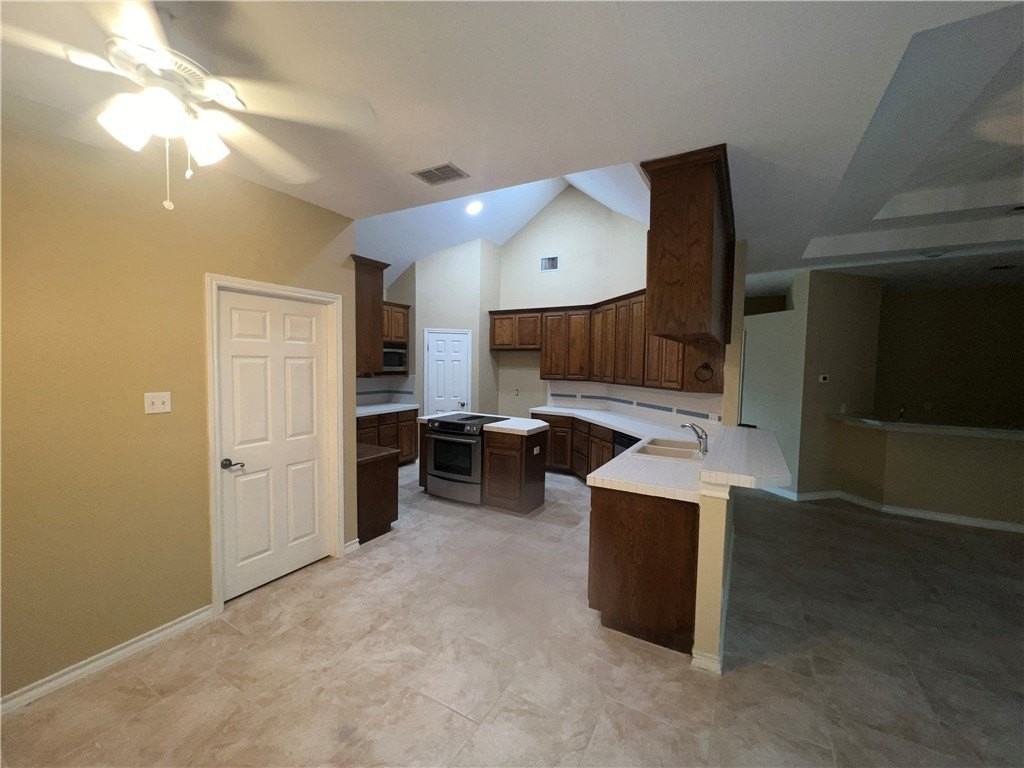 6303 Oso Parkway - Photo 6 of 25