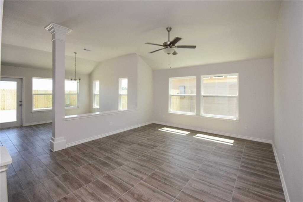 1289 Thames Chase Drive - Photo 2 of 10