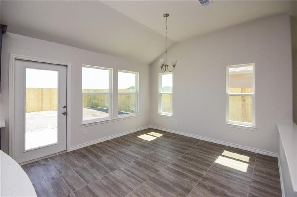 1289 Thames Chase Drive - Photo 5 of 10