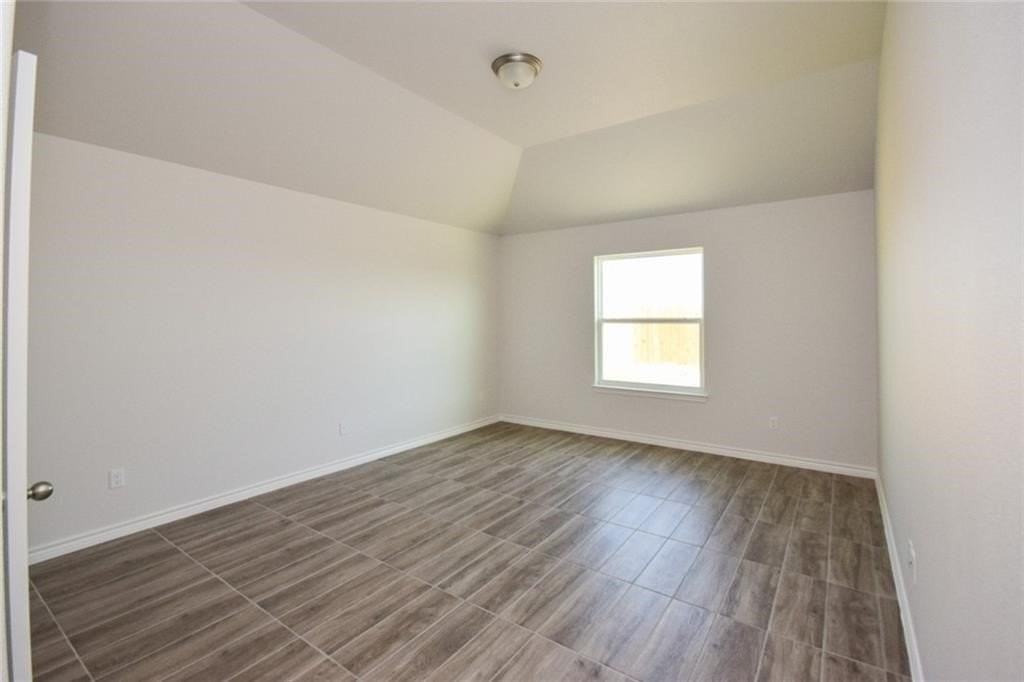 1289 Thames Chase Drive - Photo 6 of 10