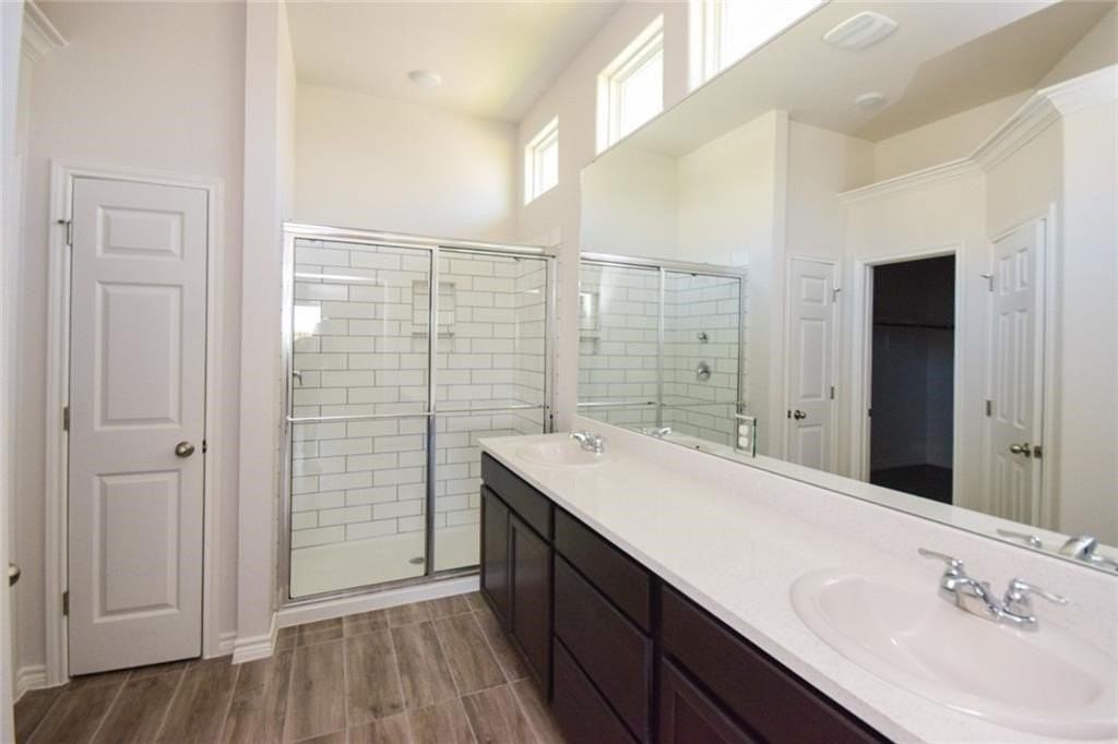 1289 Thames Chase Drive - Photo 7 of 10