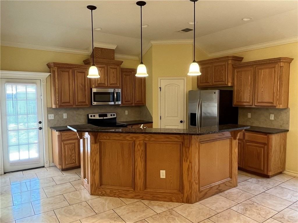 2565 Sands Drive - Photo 6 of 20