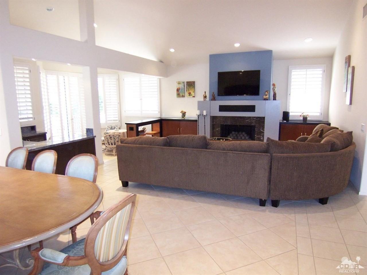 195 Desert Lakes Drive - Photo 5 of 28