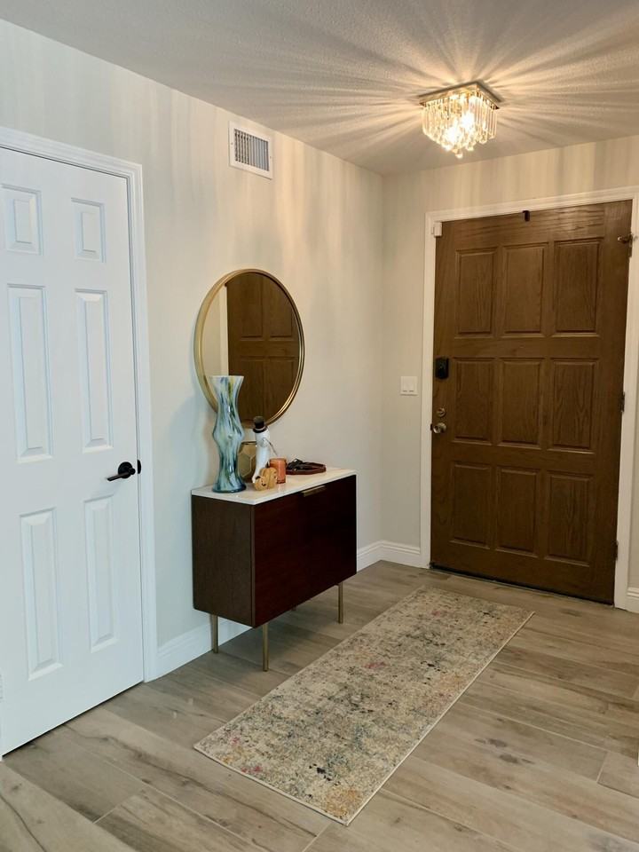 222 Castellana South - Photo 3 of 18