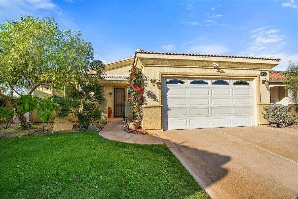 39561 Picasso Court - Photo 2 of 32