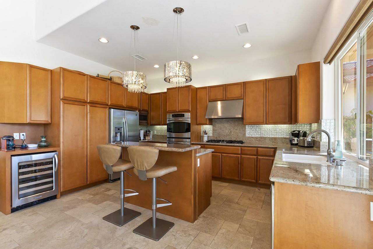 79055 Mission Drive West - Photo 3 of 38