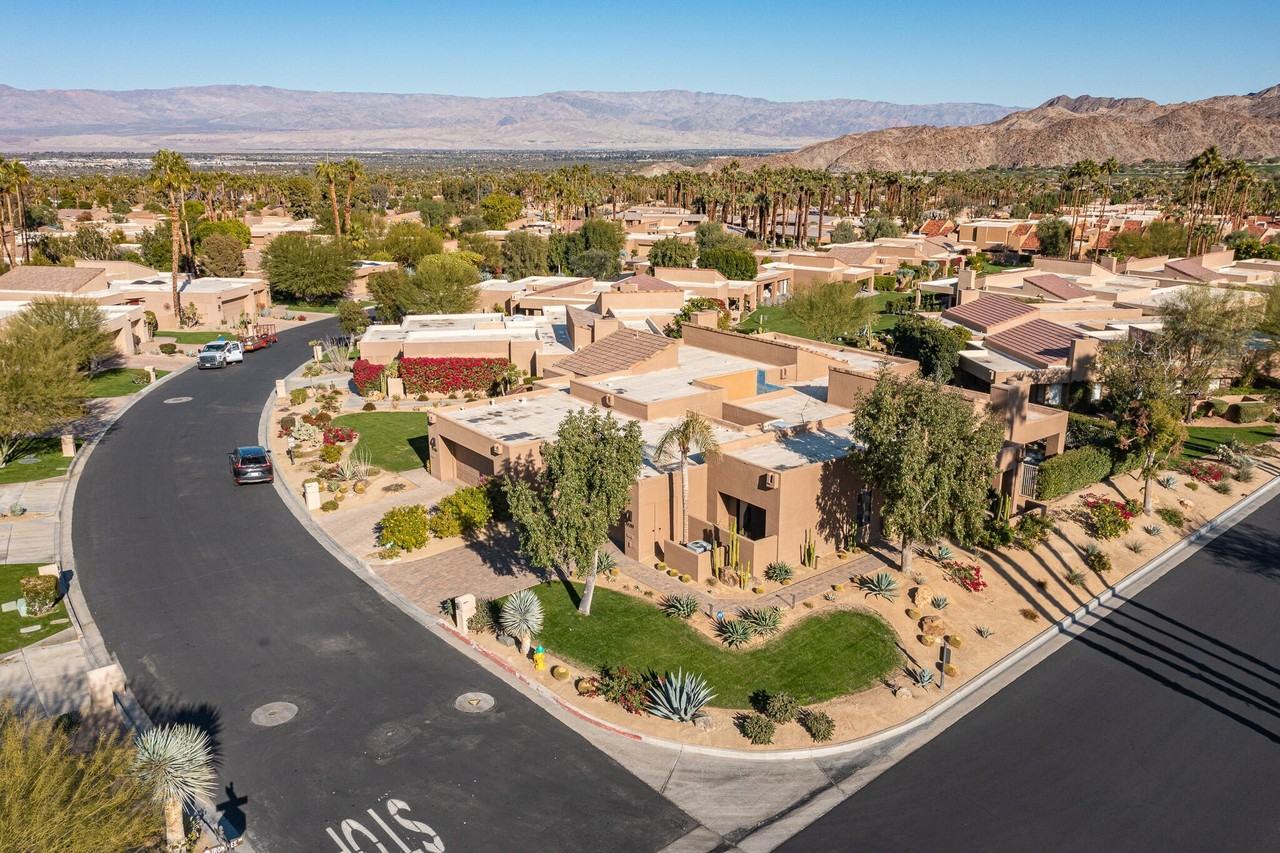 73211 Foxtail Ln - Photo 3 of 50