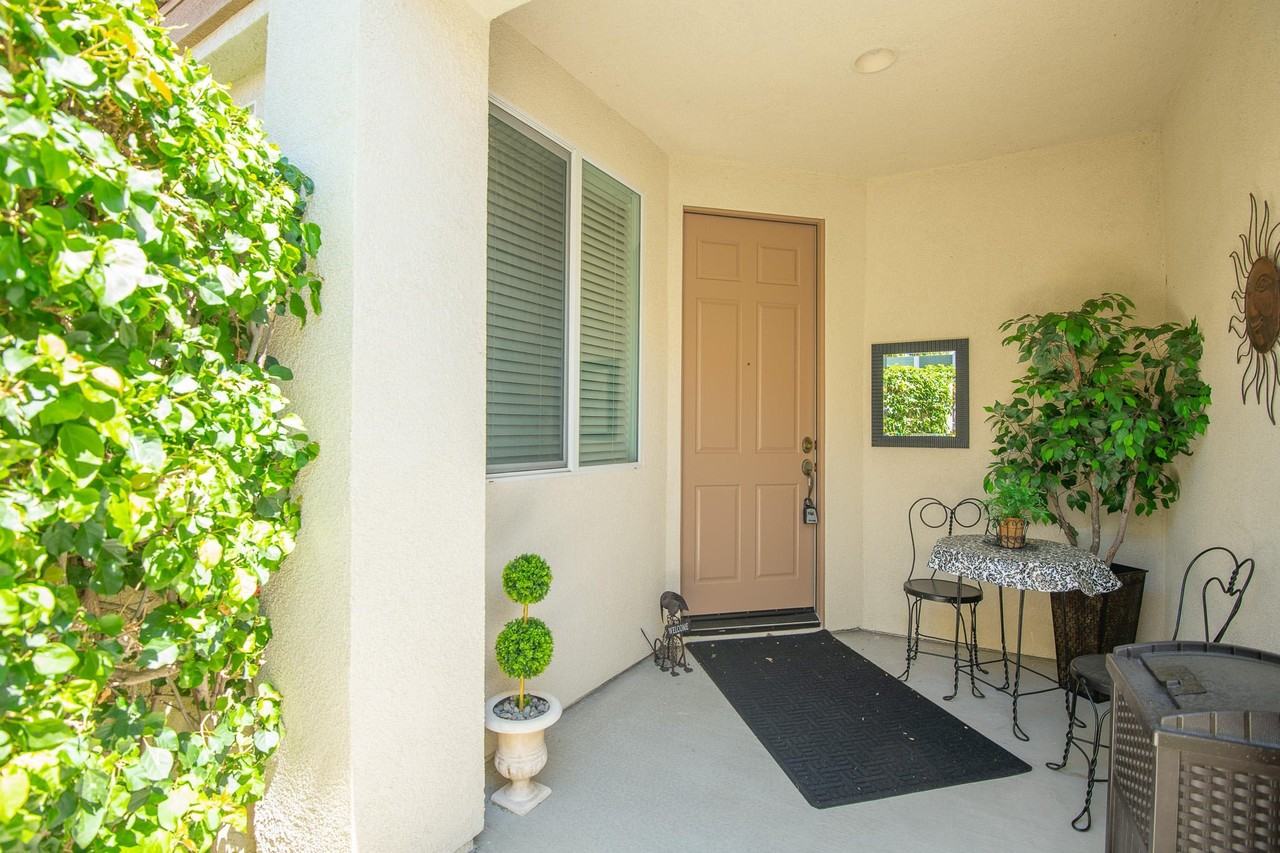 67632 South Natoma Way - Photo 5 of 35