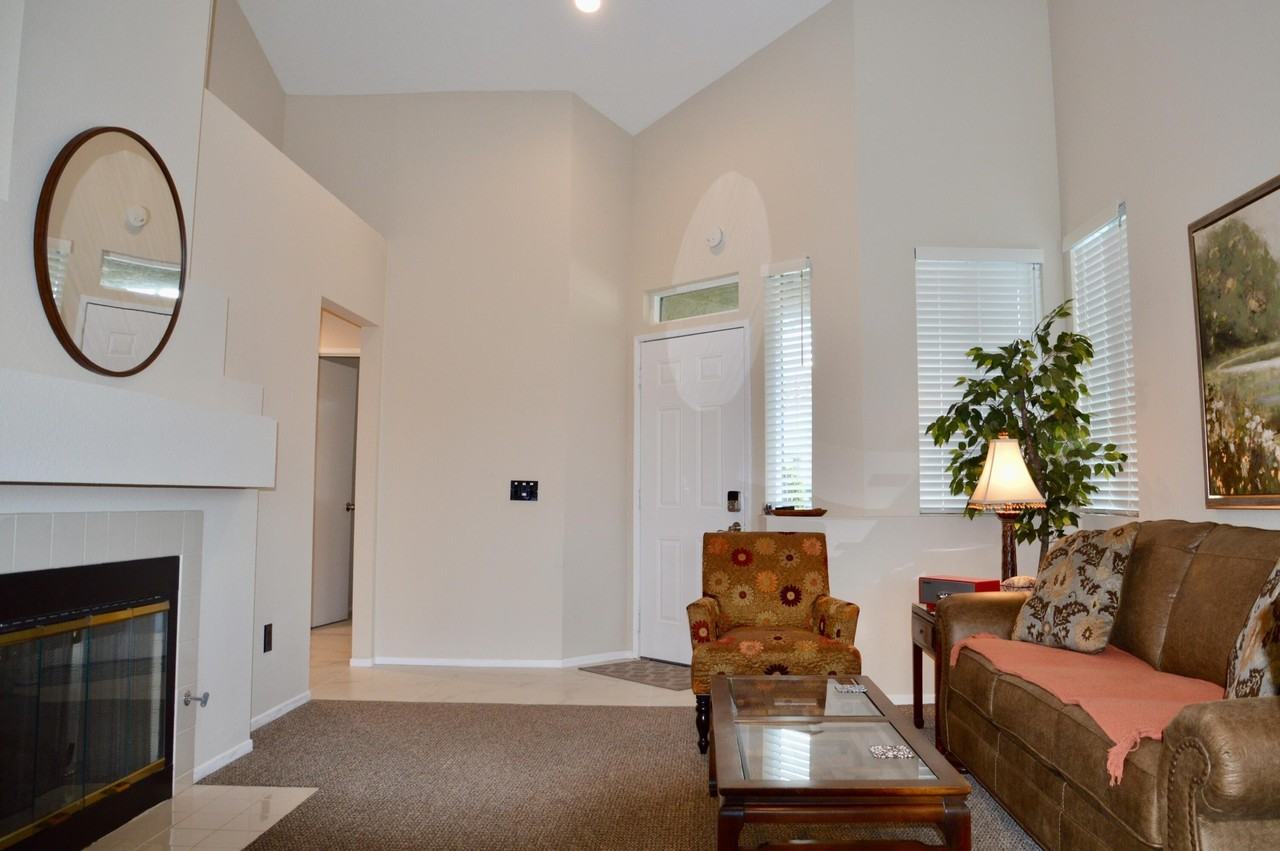 41691 Kansas Street - Photo 2 of 25