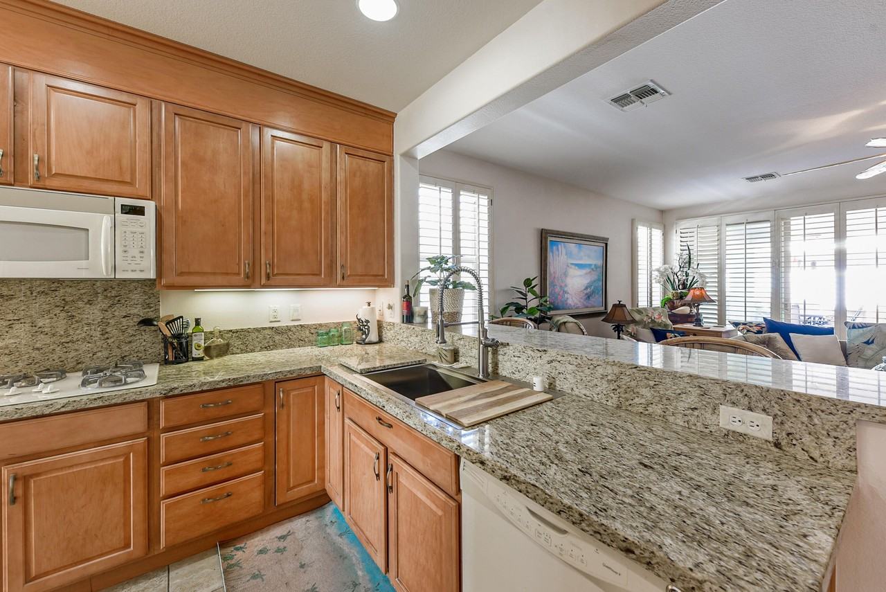 80538 Avenida Camarillo - Photo 7 of 23