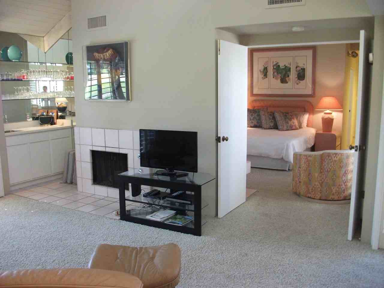 107 Racquet Club Dr - Photo 4 of 41