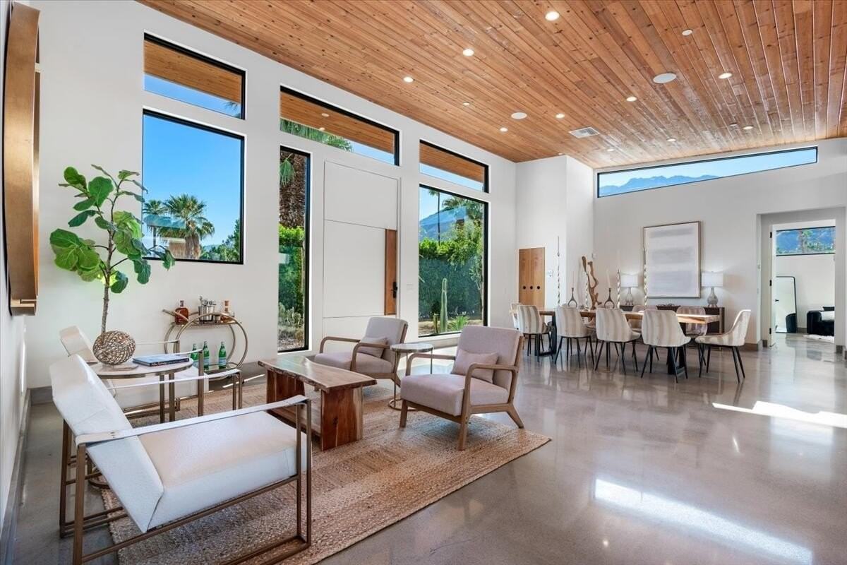 524 E Miraleste Ct - Photo 3 of 50