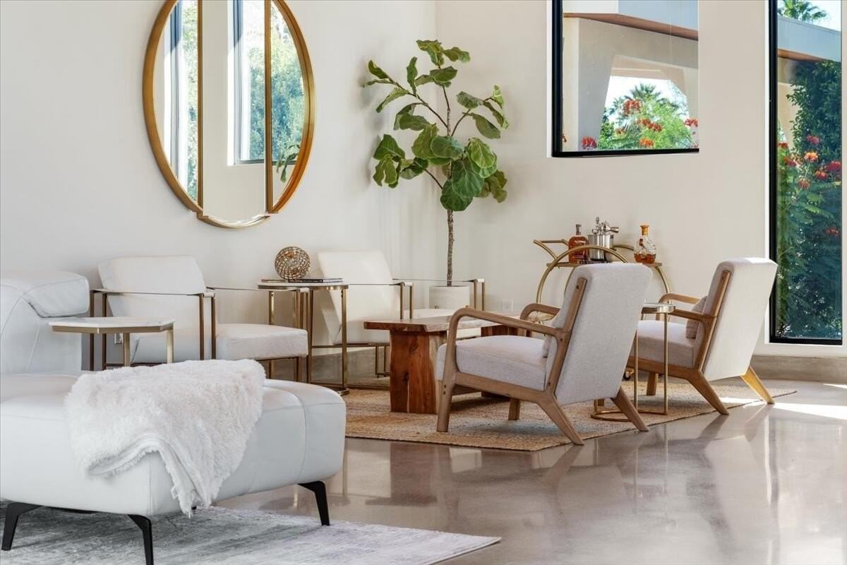 524 E Miraleste Ct - Photo 5 of 50