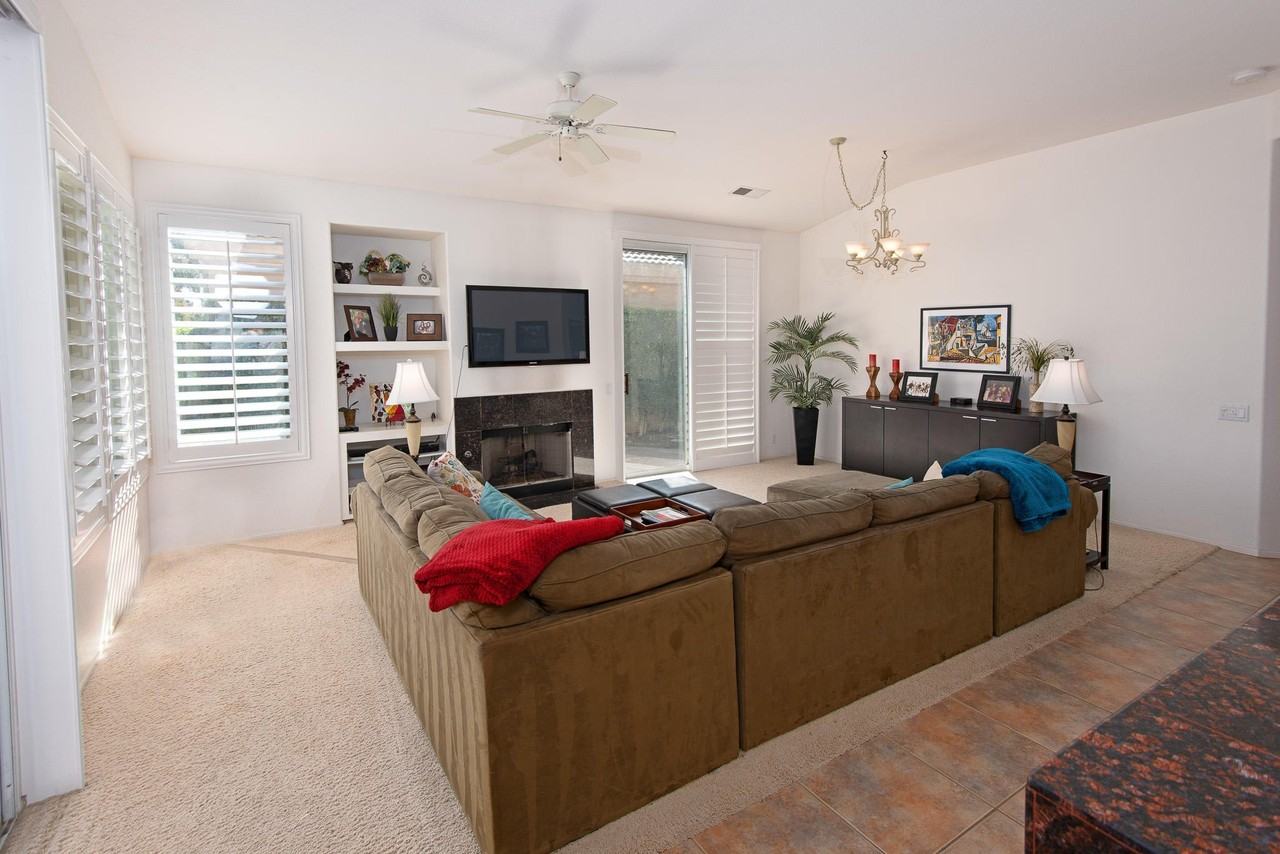 29488 W Laguna Dr - Photo 3 of 31