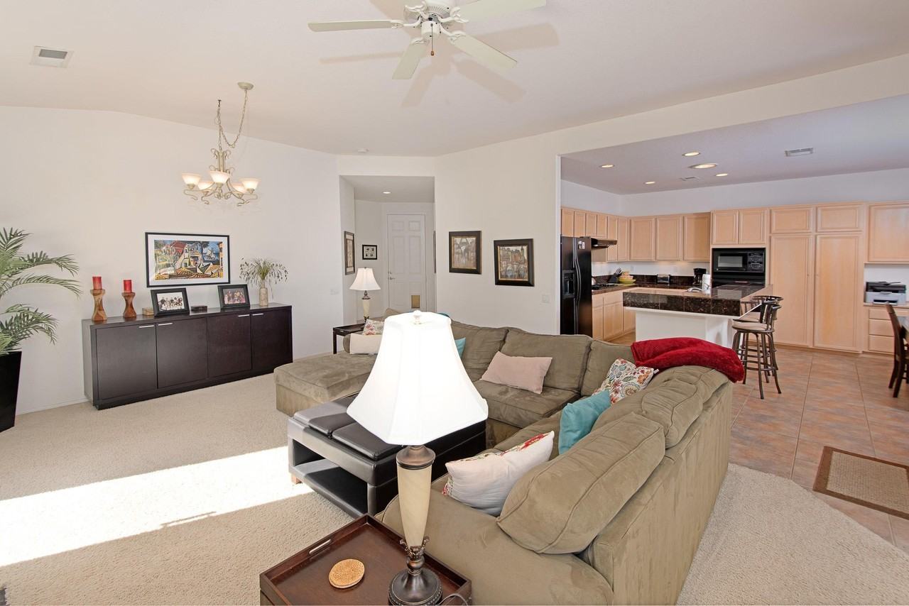 29488 W Laguna Dr - Photo 4 of 31