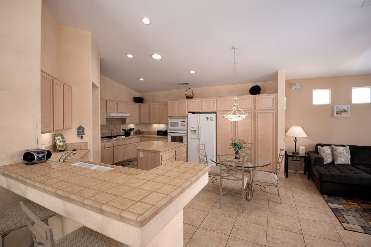 67550 South Laguna Drive - Photo 7 of 31