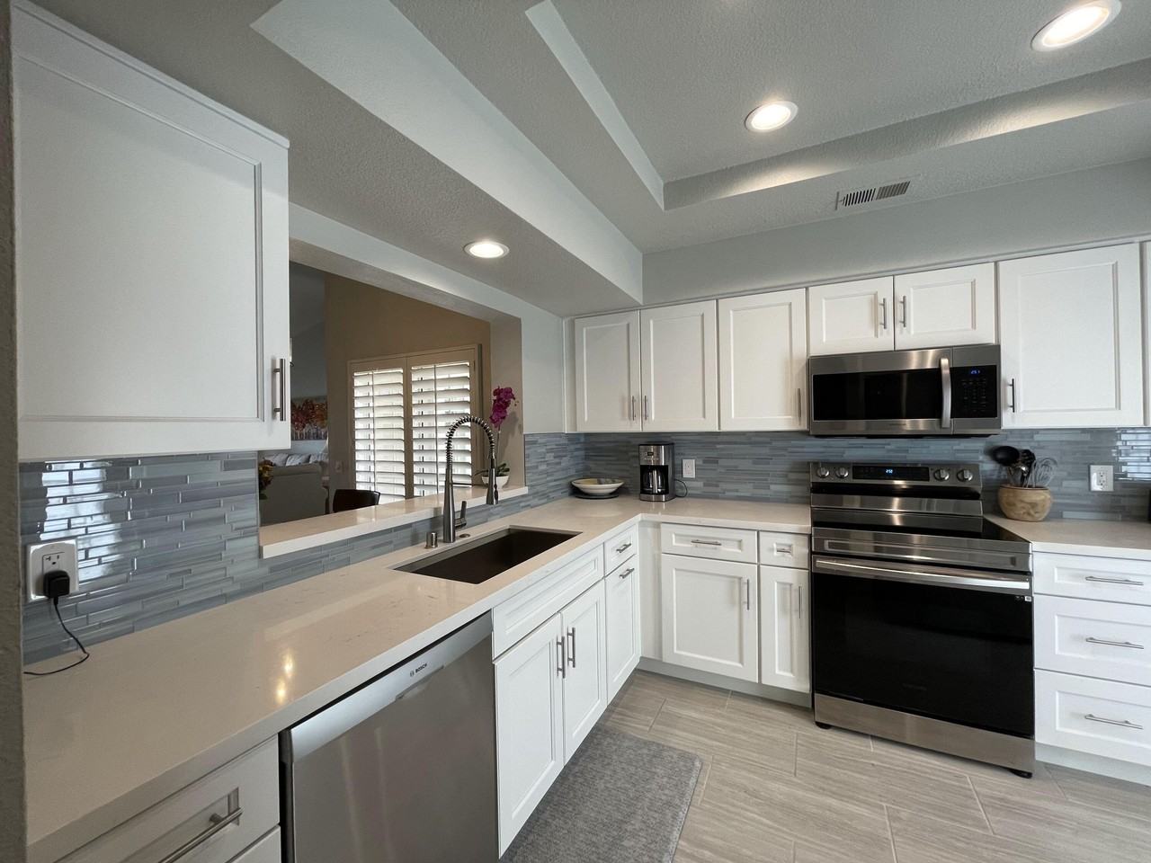 160 Desert Falls Circle - Photo 3 of 25