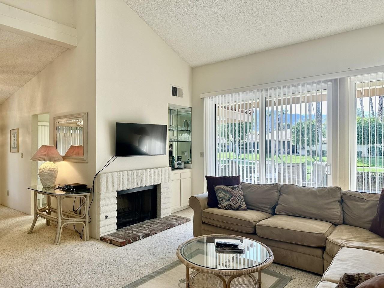 207 Serena Dr - Photo 4 of 12