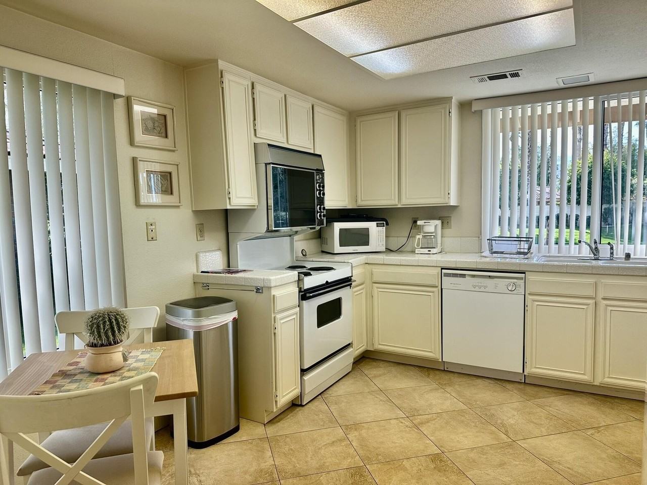 207 Serena Dr - Photo 6 of 12