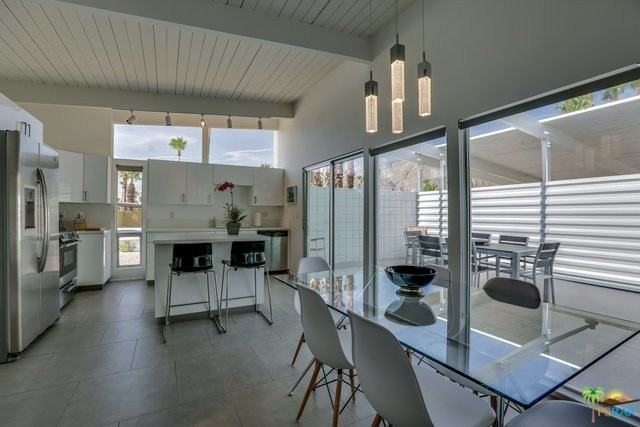 688 E Spencer Dr - Photo 4 of 47