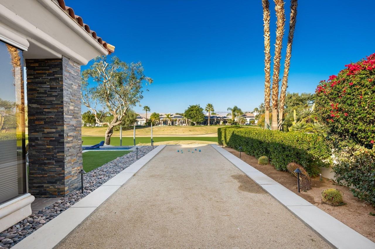 253 Loch Lomond Road - Photo 2 of 50