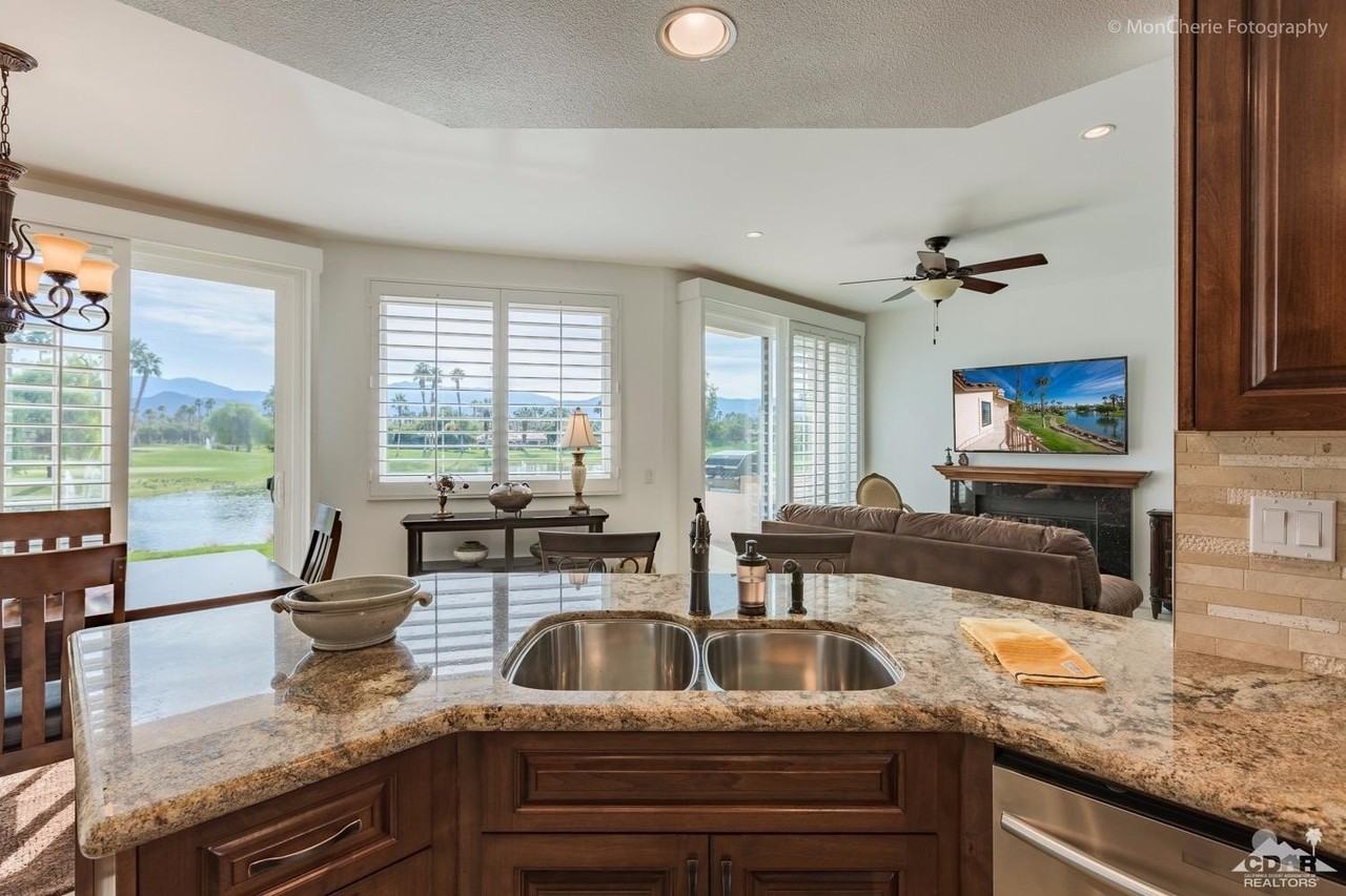 38061 Crocus Lane - Photo 4 of 48