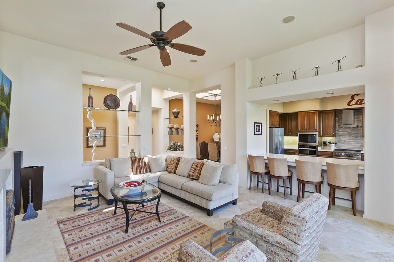 359 Desert Holly Drive - Photo 3 of 50