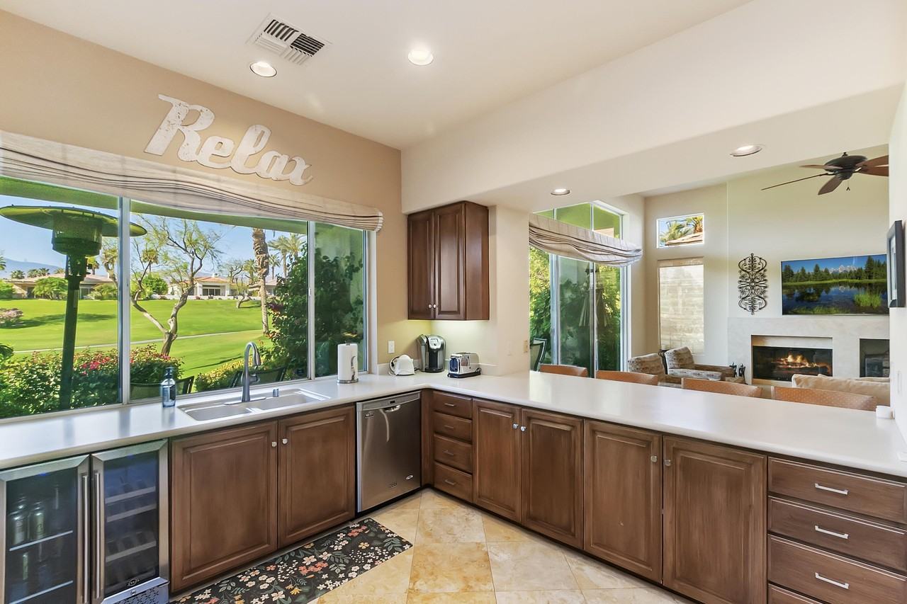 359 Desert Holly Drive - Photo 7 of 50