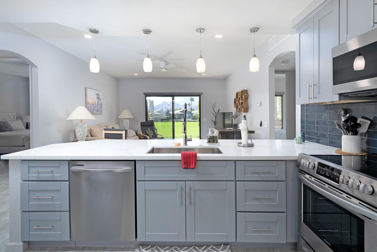 67665 Lagos Way - Photo 3 of 32