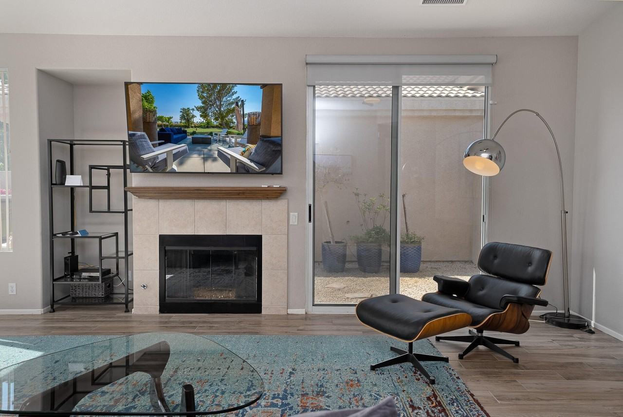 29869 W Laguna Dr - Photo 2 of 30