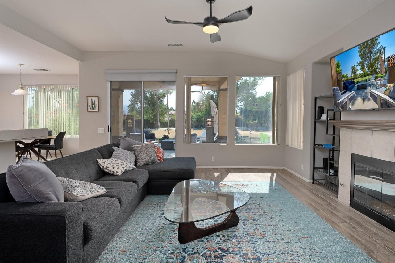 29869 W Laguna Dr - Photo 3 of 30