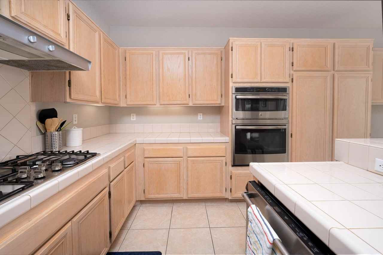 29869 W Laguna Dr - Photo 6 of 30