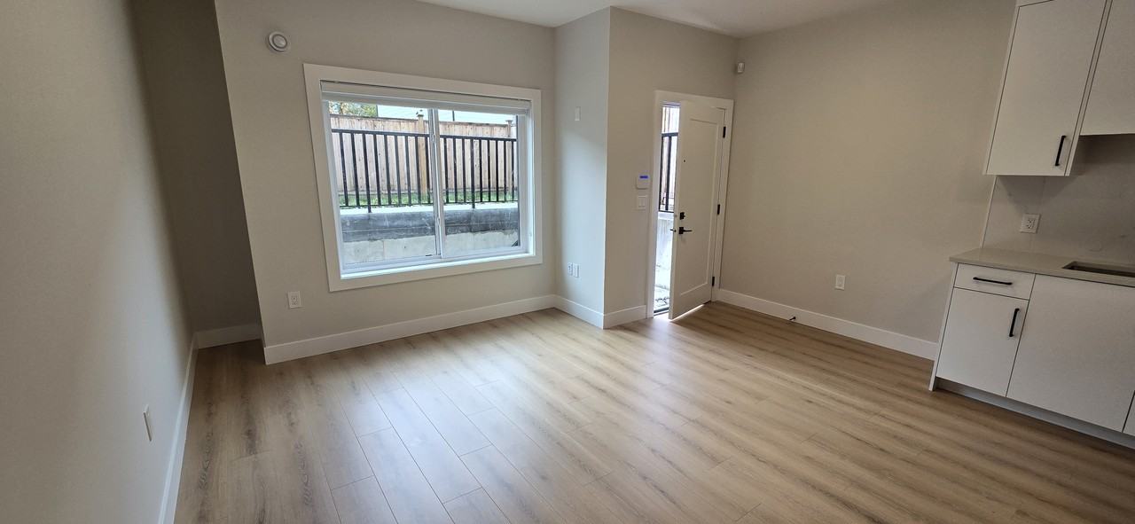 16632 18A Avenue - Photo 2 of 9