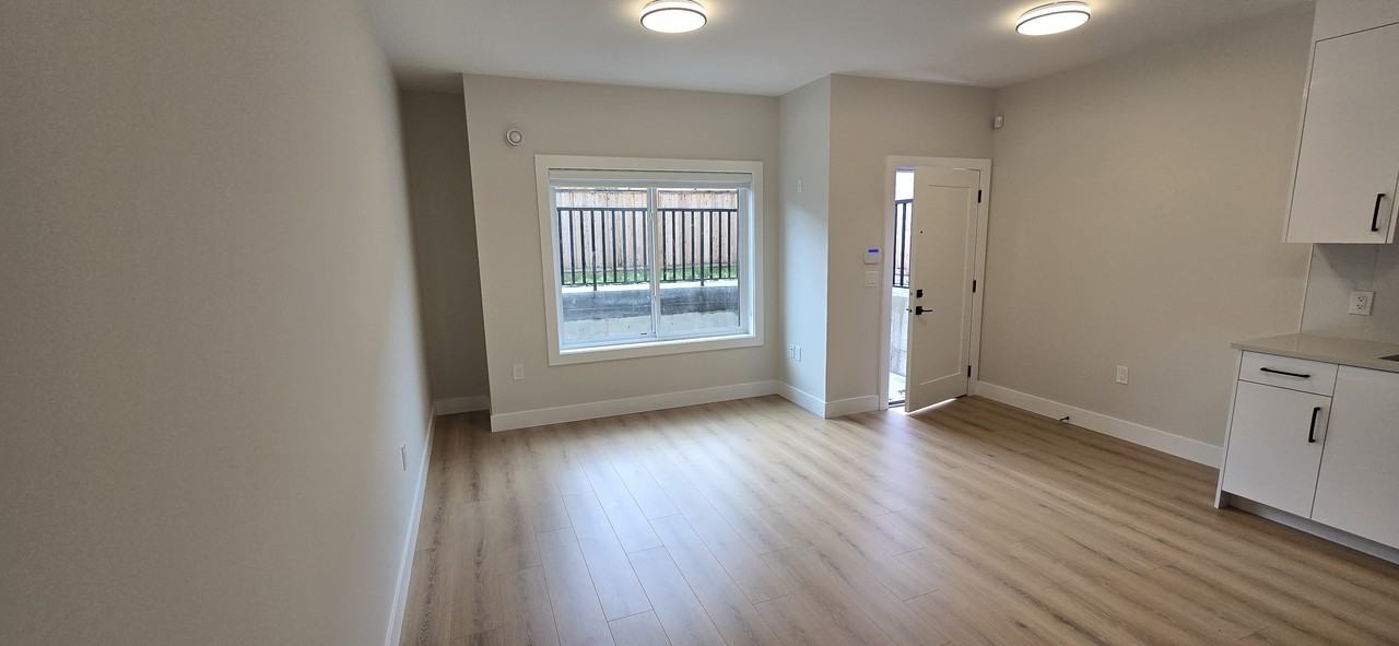 16632 18A Avenue - Photo 3 of 9