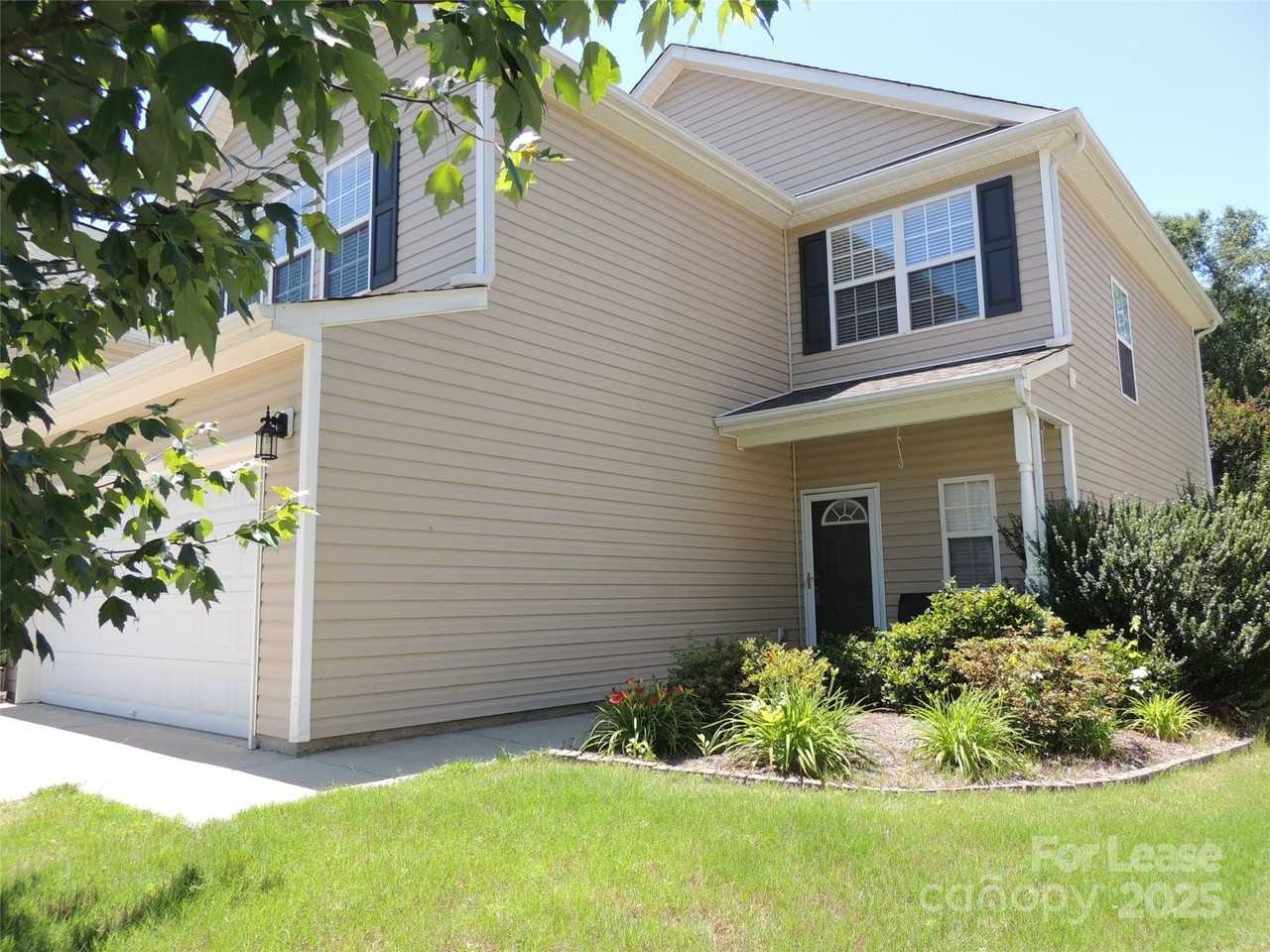 12210 Honor Guard Avenue - Photo 2 of 29